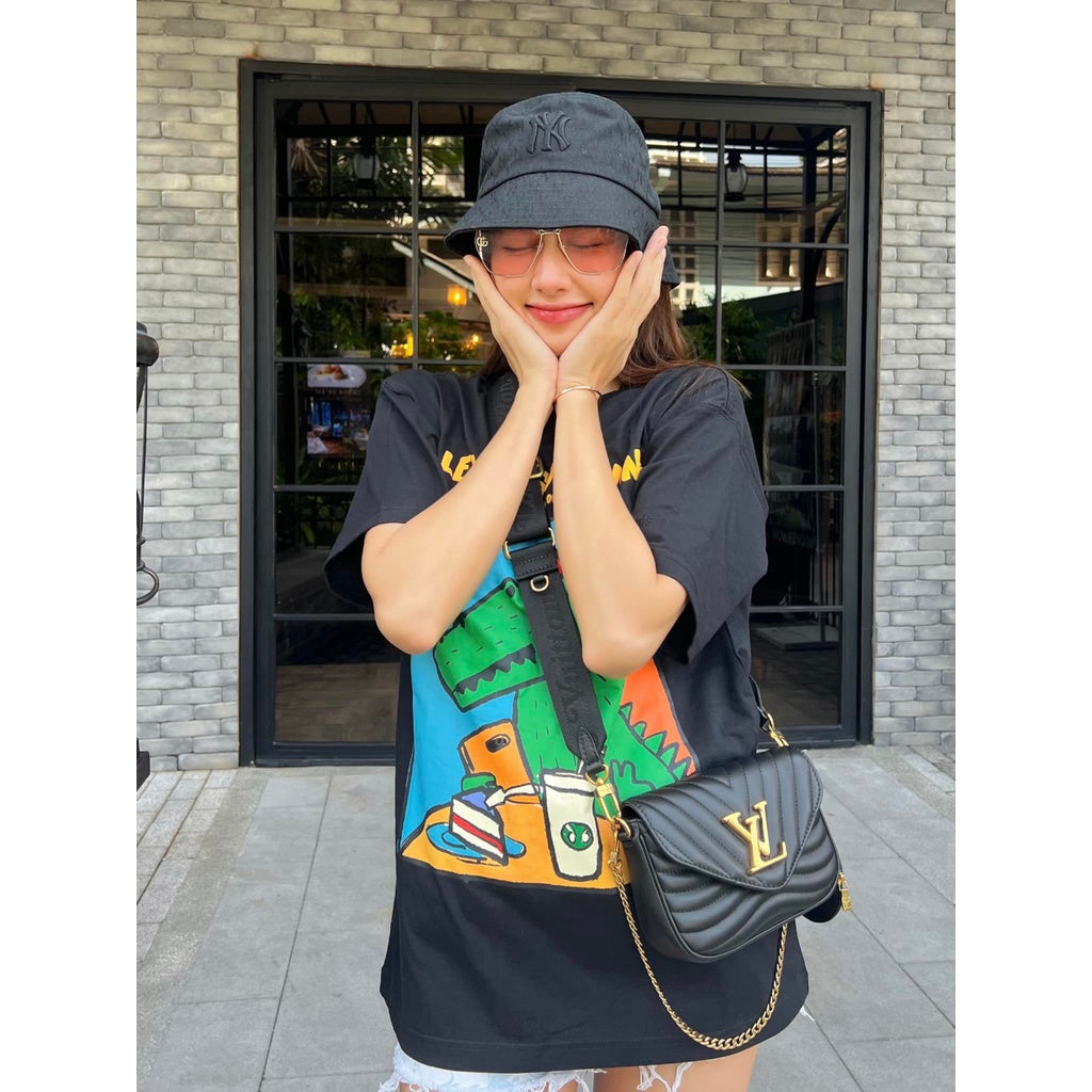 Levents Funny Crocodile/ Black Tee 100% Cotton Unisex Oversized T-shirt