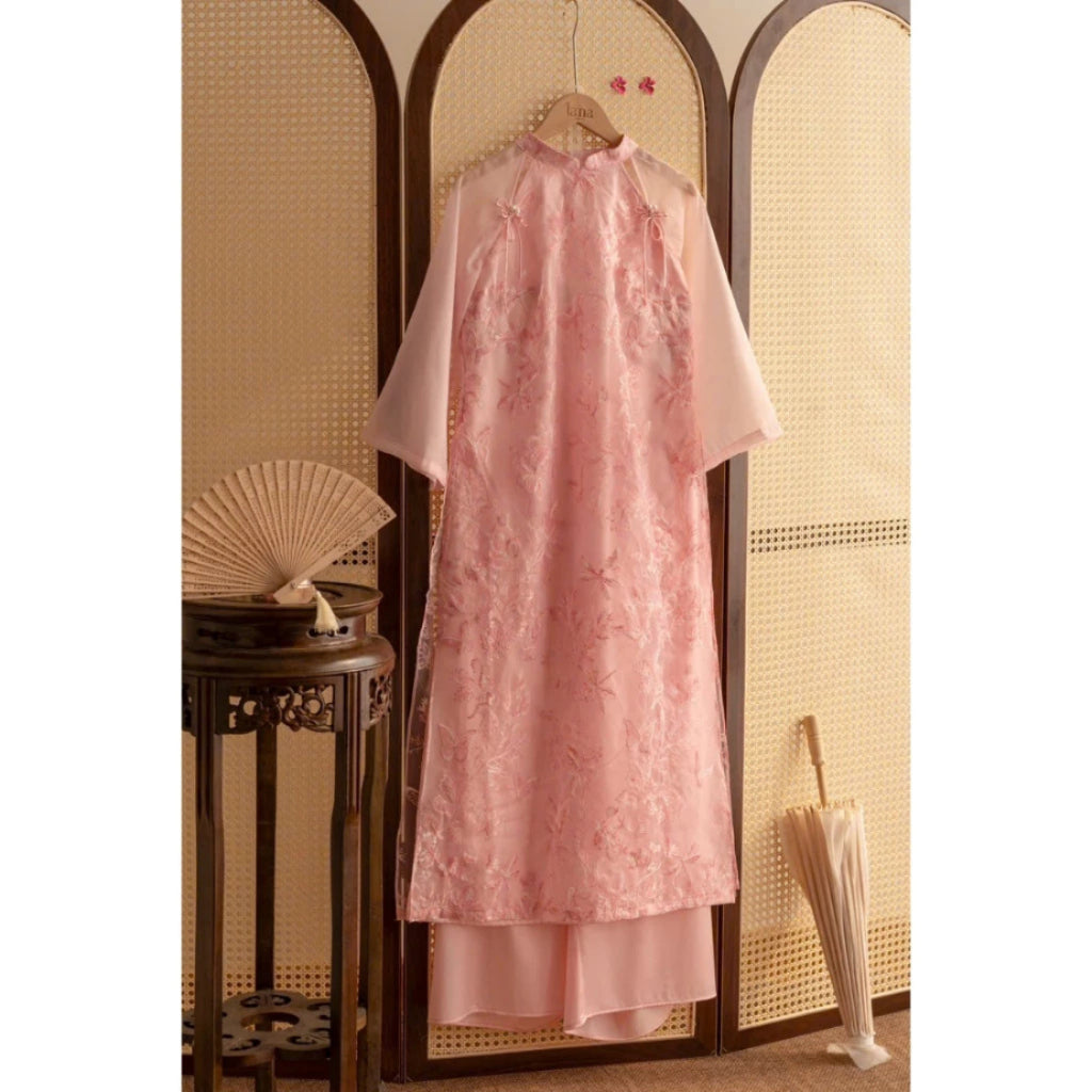 Thai Anh Hong designed Ao Dai with straight cut and short sleeves, mirror silk material embroidered with embossed floral motifs - SD016 LANA DESIGN