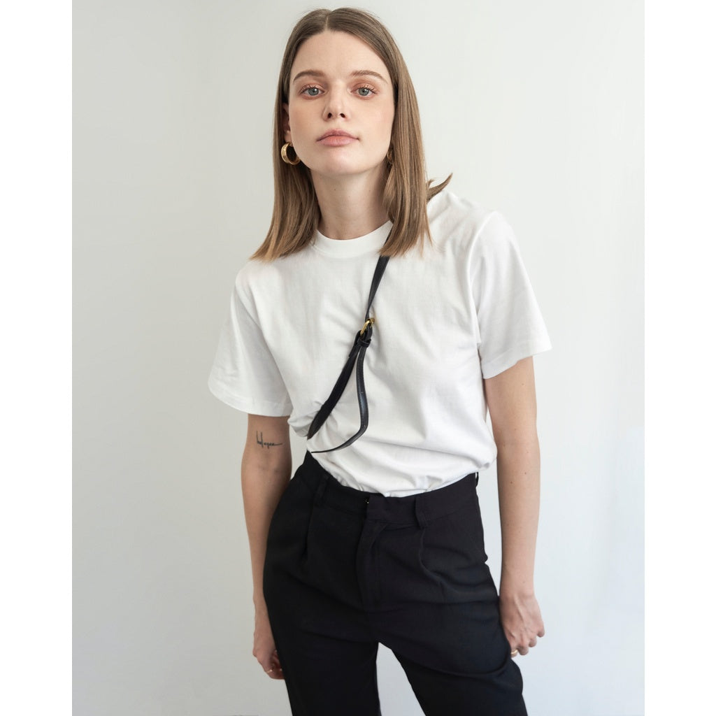 Áo Thun Trơn Nữ Basic Dáng Vừa Loude Basic Tee | 3569 | Lana Official