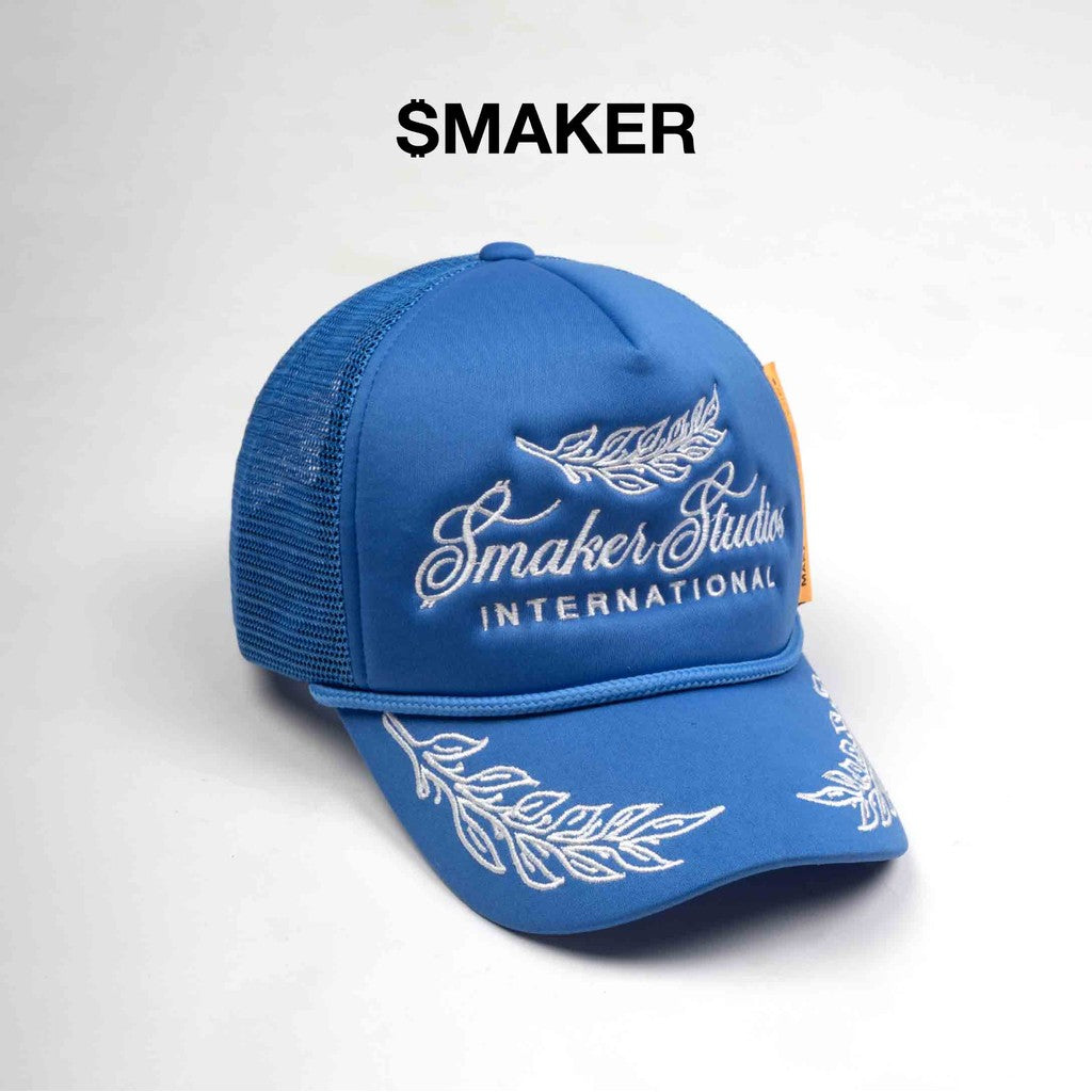 [SMAKER] Nón lưỡi trai mũ màu xanh dương cap thêu chữ trắng - SMAKER STUDIO INTERNATIONAL TRUCK HAT IN BLUE