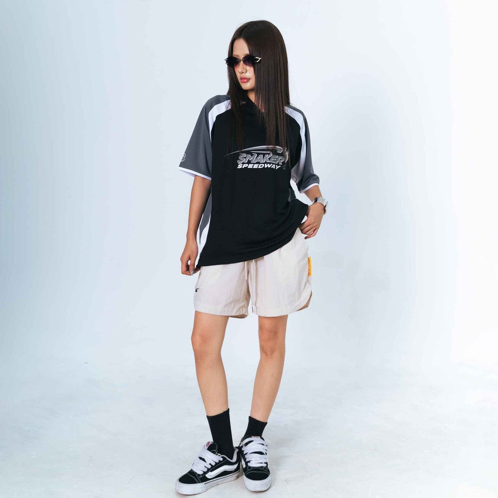 [SMAKER] Quần đùi form ngắn vải nylon màu kem có túi nhỏ đi kèm - SHORT NYLON EXTRA POCKET IN CREAM