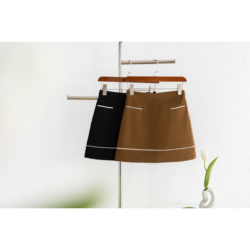 A pleated skirt with color combination VIENNE TRAN V62R23Q002