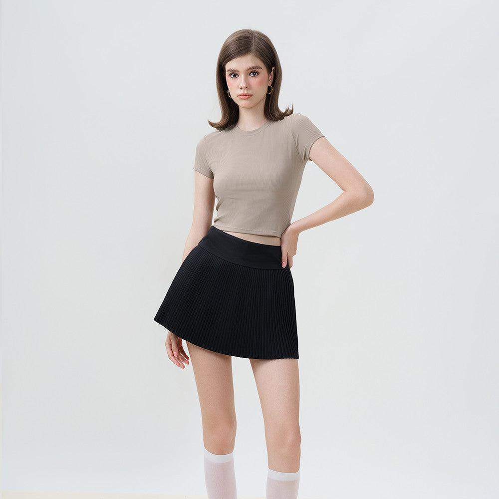 RECHIC Wren croptop round neck t-shirt with a youthful, dynamic form