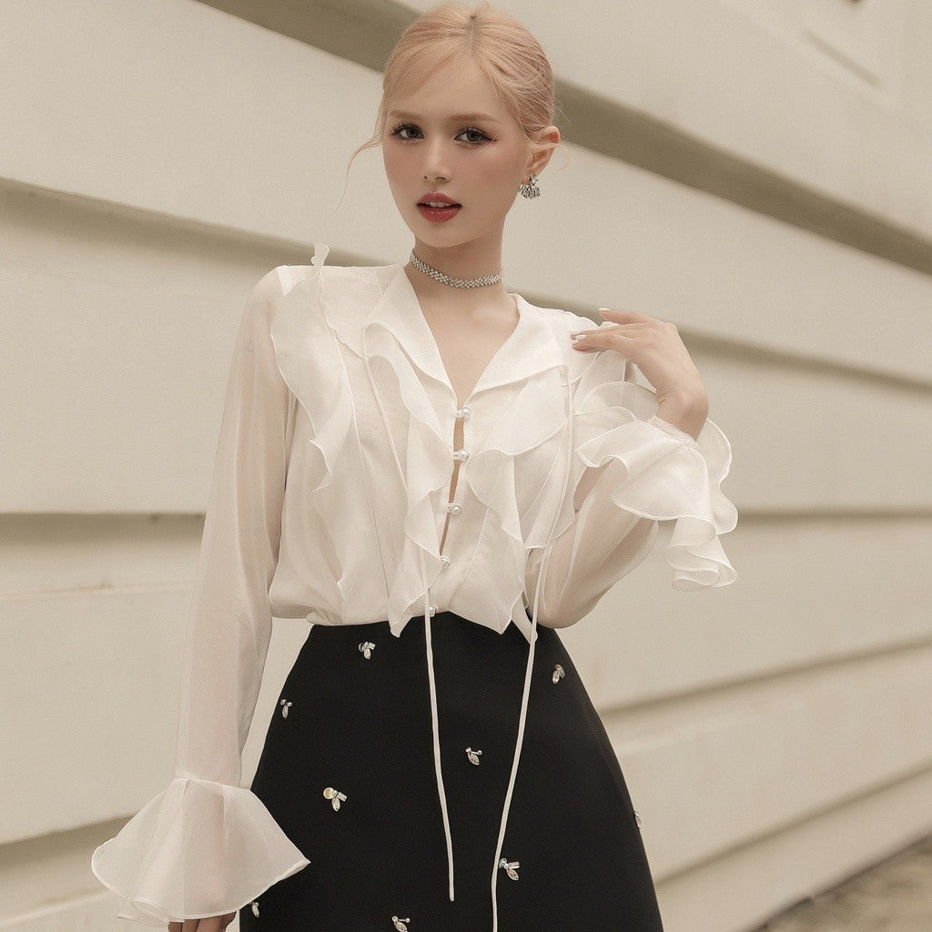 RECHIC Karie Blouse with flared sleeves and a delicate row of ladylike buttons