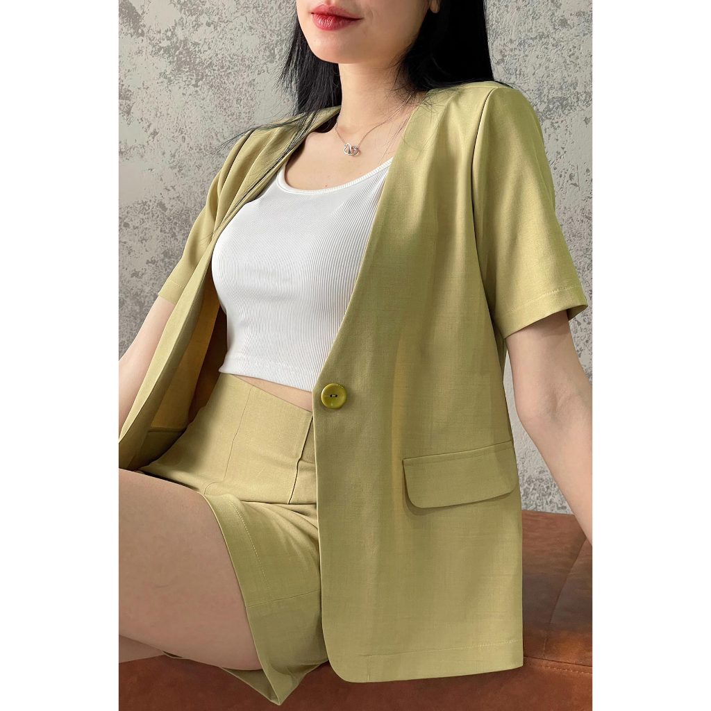 Áo đờ mi Blazer cổ V nắp túi giả phối Quần short cạp liền túi cơi giả VIEN TRAN V64S24H002,V65D24H017