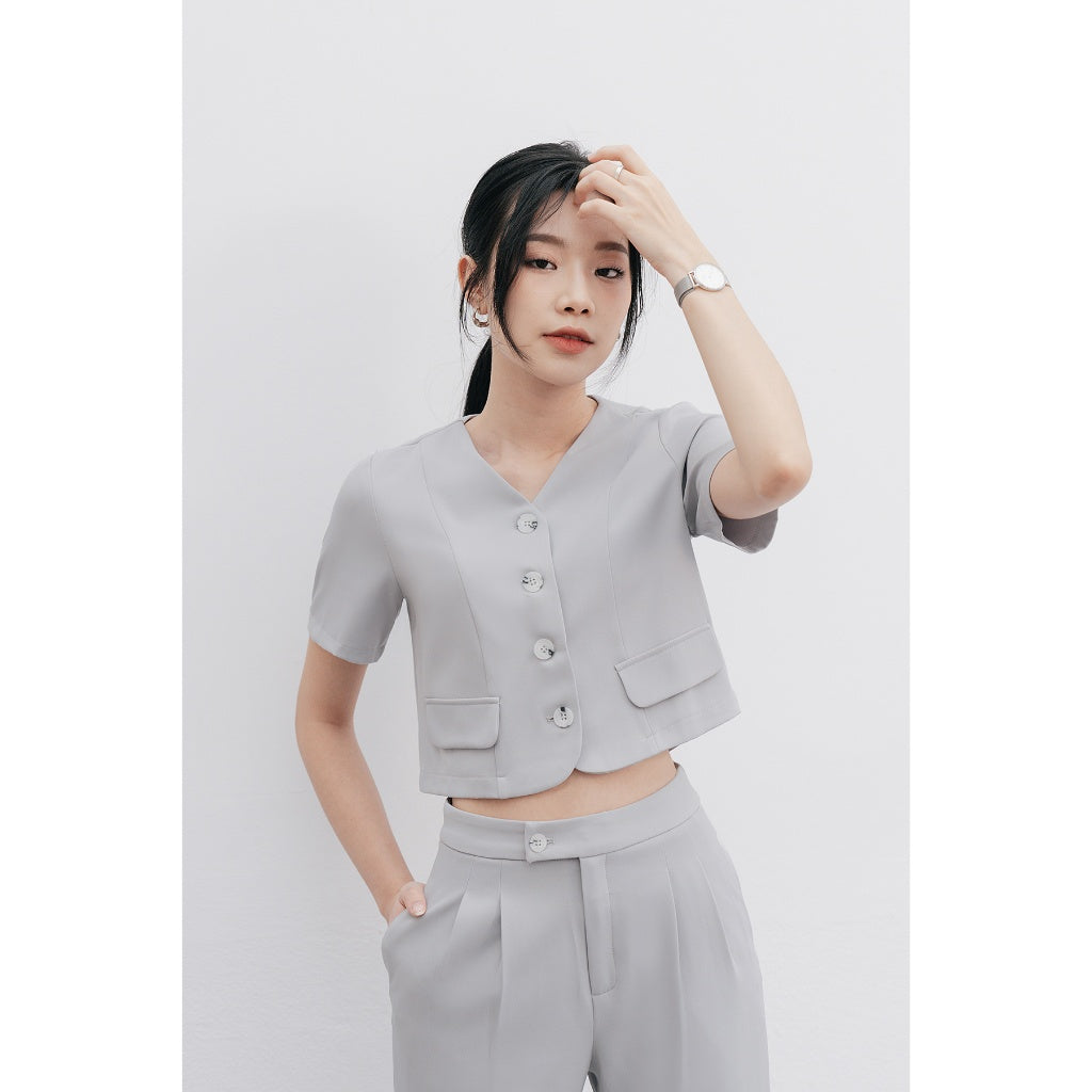 Mid-cut crop top with buttoned collar and faux pockets, wide-leg pleated pants, VIEN TRAN V65D24H003, V64W24Q003