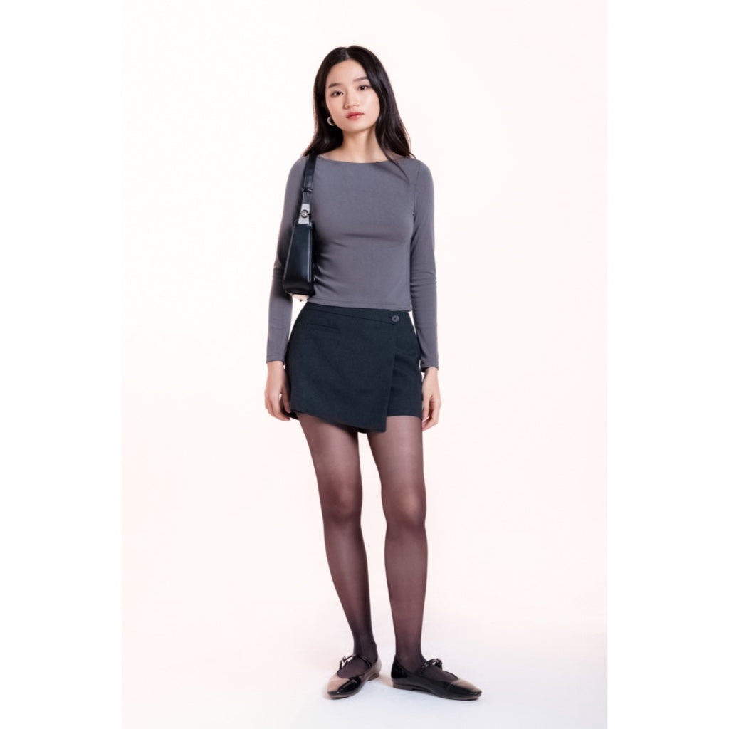 LIBÉ WORKSHOP - Black low-waisted mini skirt with stand-up flap