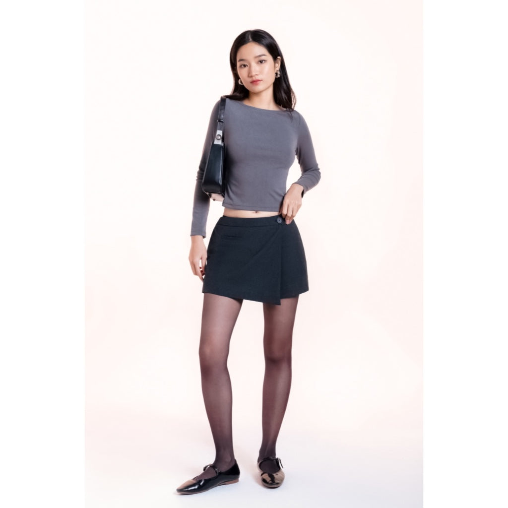 LIBÉ WORKSHOP - Black low-waisted mini skirt with stand-up flap