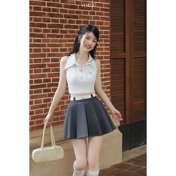 KAIA TOP & REGINA SKIRT + Áo cotton chấm trắng dáng croptop + Chân váy ghi xước, xếp ly ngắn, cạp phối trắng đính chữ kí