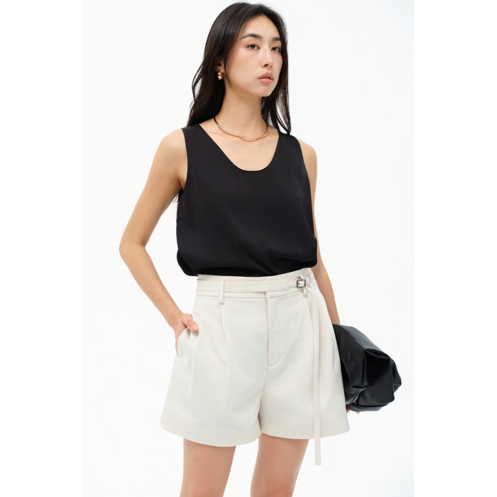 Quần shorts dáng A MONO TALK ly xếp, cạp kèm đai mặt kim loại MOF24S-B40004TK