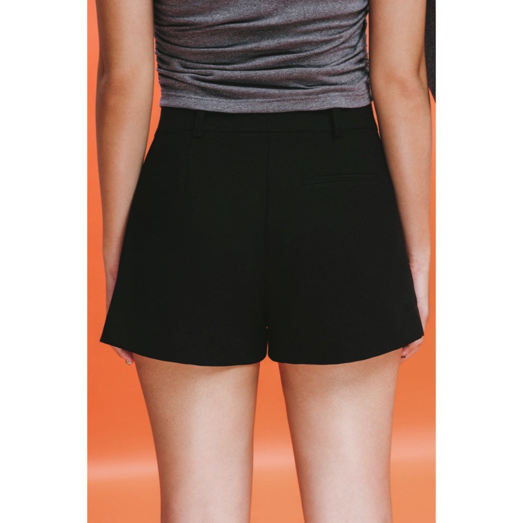 LIBÉ WORKSHOP - Black wool pleated shorts