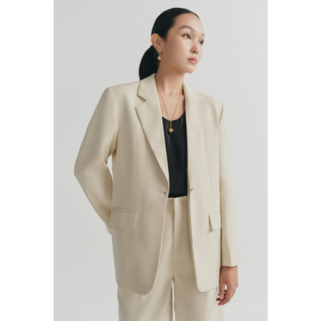 Áo blazer dáng oversize MONO TALK thân giao 1 hàng khuy, chất liệu tuýt si MOF24S-T40008TK