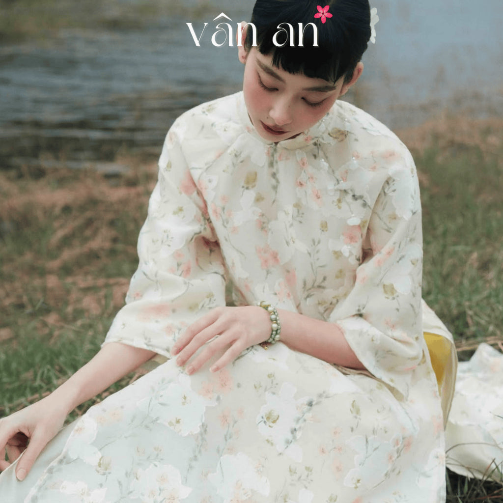 [VAN AN - TET 2026] XUAN CHI Ao Dai - Straight Fit, Half Sleeves - Premium Silk Material Printed with 3D Floral Patterns, Gentle and Graceful