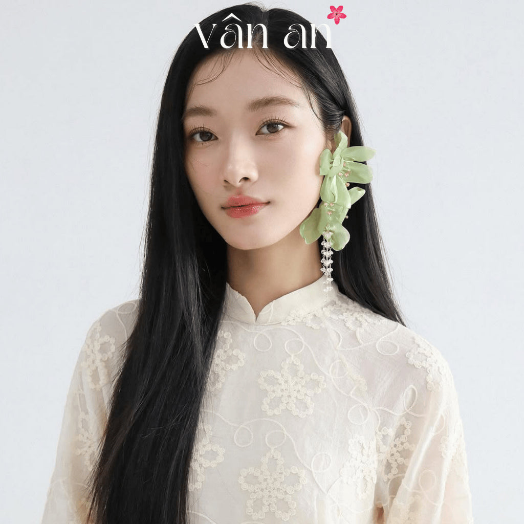 [VAN AN - TET 2026] XUAN VU Ao Dai - 4-panel straight-cut, silk chiffon material with elegant floral embroidery - (AVAILABLE)