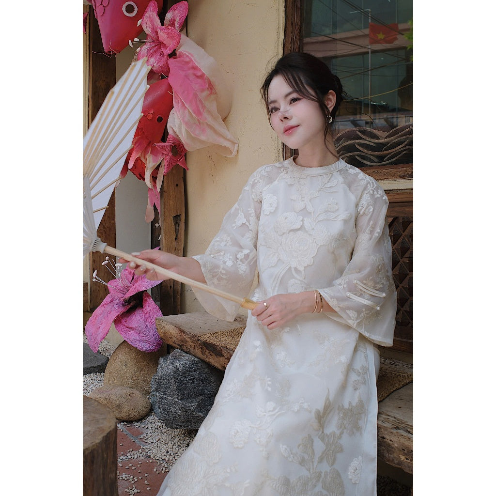[PRE-ORDER] 4-panel Ao Dai with embroidered flowers by Diec Phi LINN Design 
