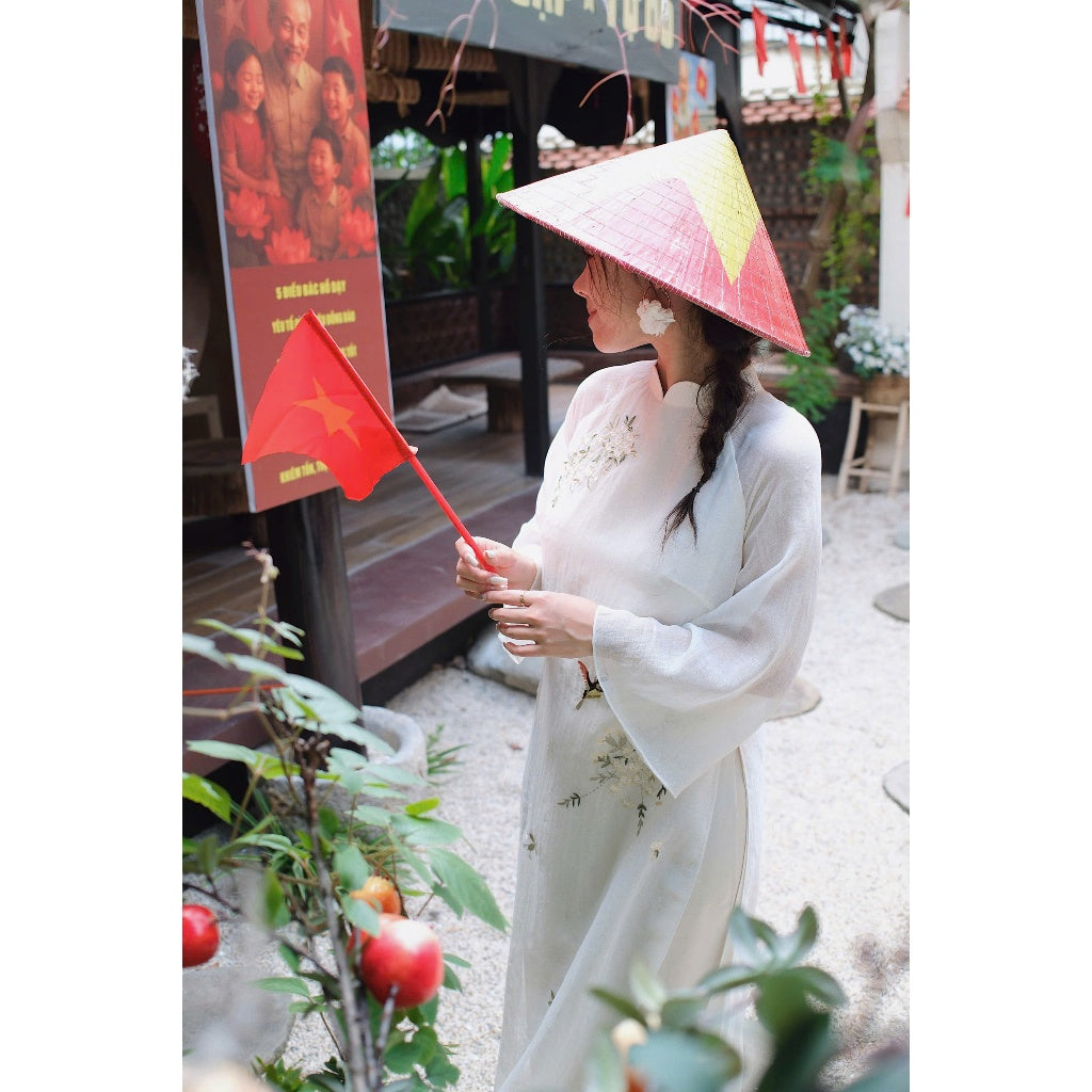 [PRE-ORDER] 4-panel Ao Dai with hand-embroidered flowers by Hoang Doanh LINN Design 