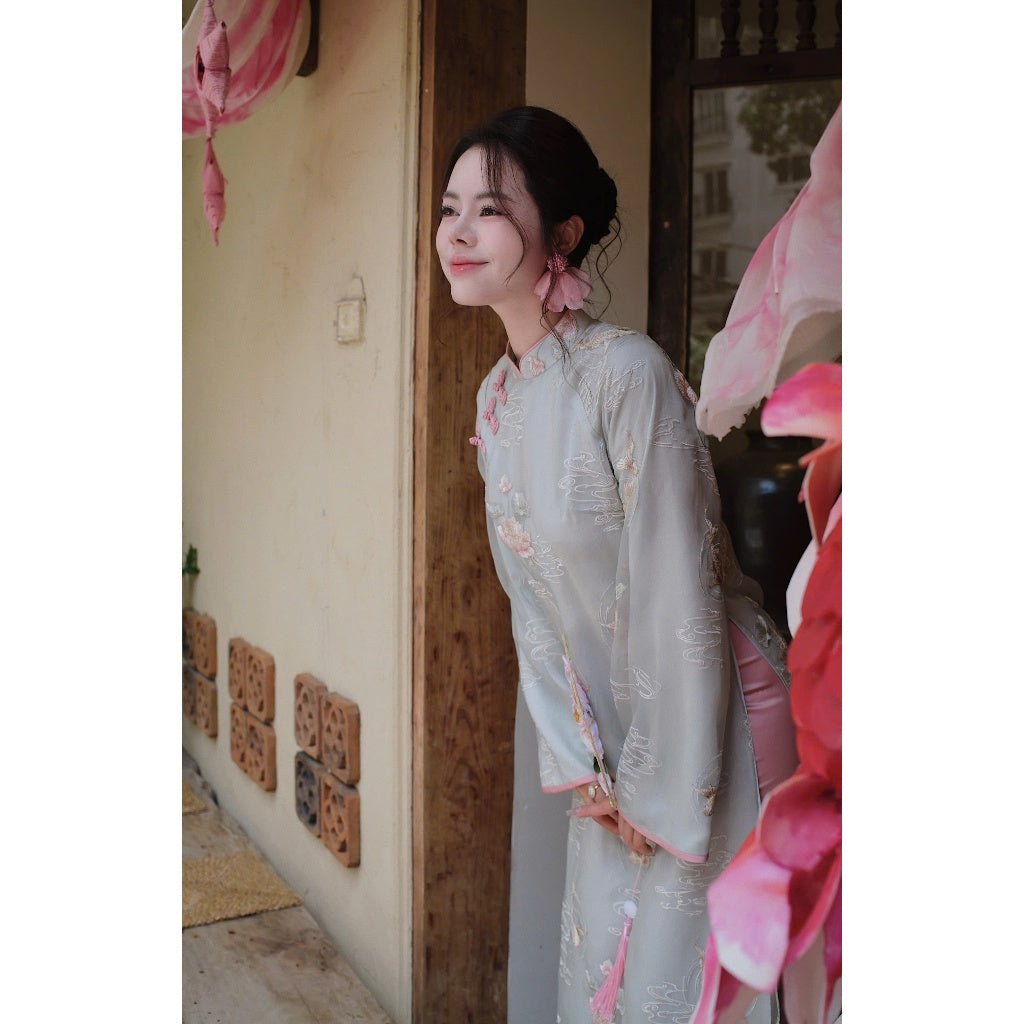 [PRE-ORDER] Modernized Ao Dai with 4 panels and lotus embroidery Tuong Tu 