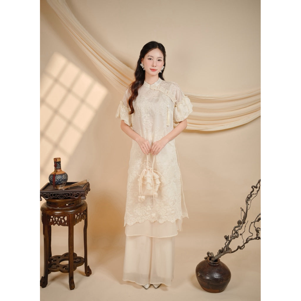 Thien Thu innovative ao dai with boy's silk embroidered with floating cloud patterns, soft, fluffy silk with pearls and charming tassels - SD258 LANA