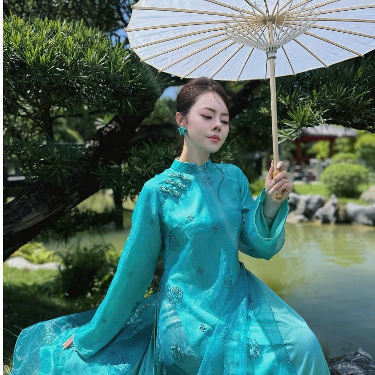 [PRE-ORDER] LINN Design 4-panel Ao Dai with embossed floral embroidery, My Uyen 