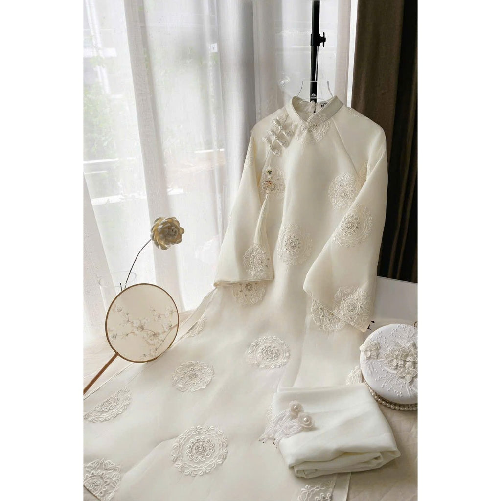 [PRE-ORDER] Thuy Khue Ao Dai with 4 panels, Floral Embroidery design, and pants