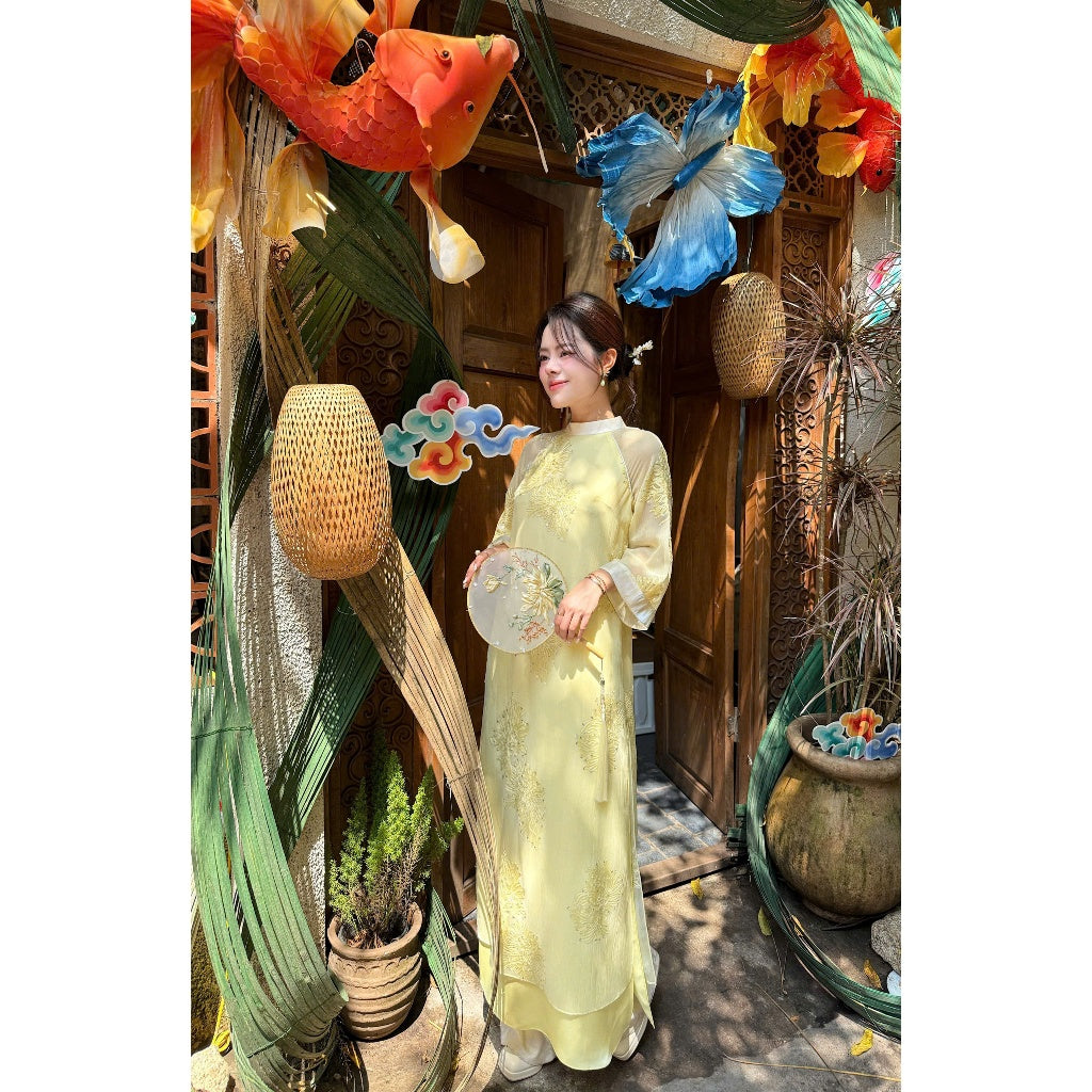 [PRE-ORDER] Mien An 4-panel Ao Dai with embossed floral embroidery 
