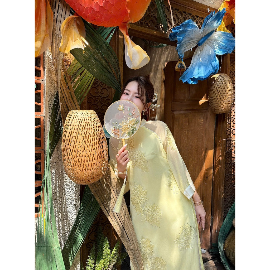 [PRE-ORDER] Mien An 4-panel Ao Dai with embossed floral embroidery 