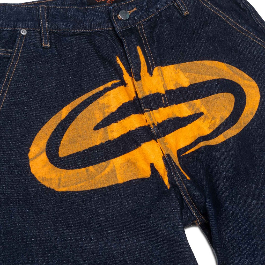 [SMAKER] Quần jeans màu xanh dương đậm dáng form ống rộng - LOGO RAW DENIM JEANS