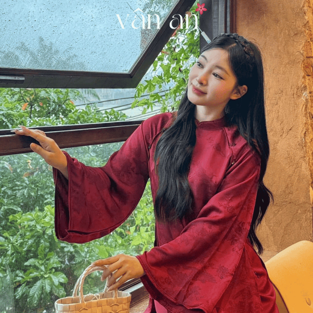 [VAN AN - TET 2026] TRUC XUAN Ao Dai - Long-sleeved, innovative design - High-quality silk brocade with flamingo print