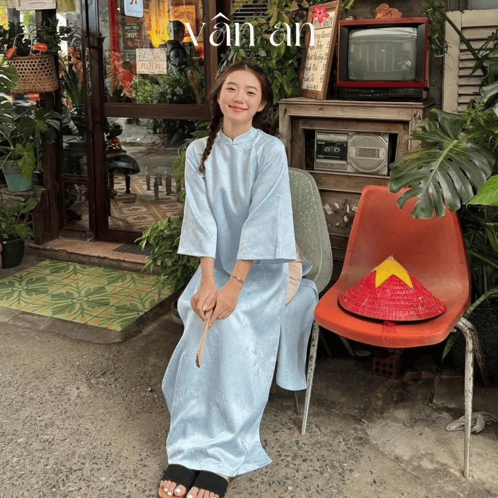 [VAN AN - TET 2026] Ao Dai CHAU SA - Straight cut, Half sleeves with two-panel design - High quality embossed brocade material - AVAILABLE