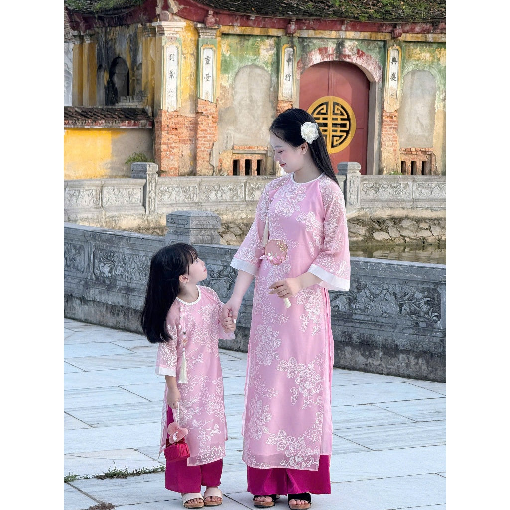 [PRE-ORDER] Mother and child Ao Dai with 2 panels of embroidered chiffon. Bow and pants