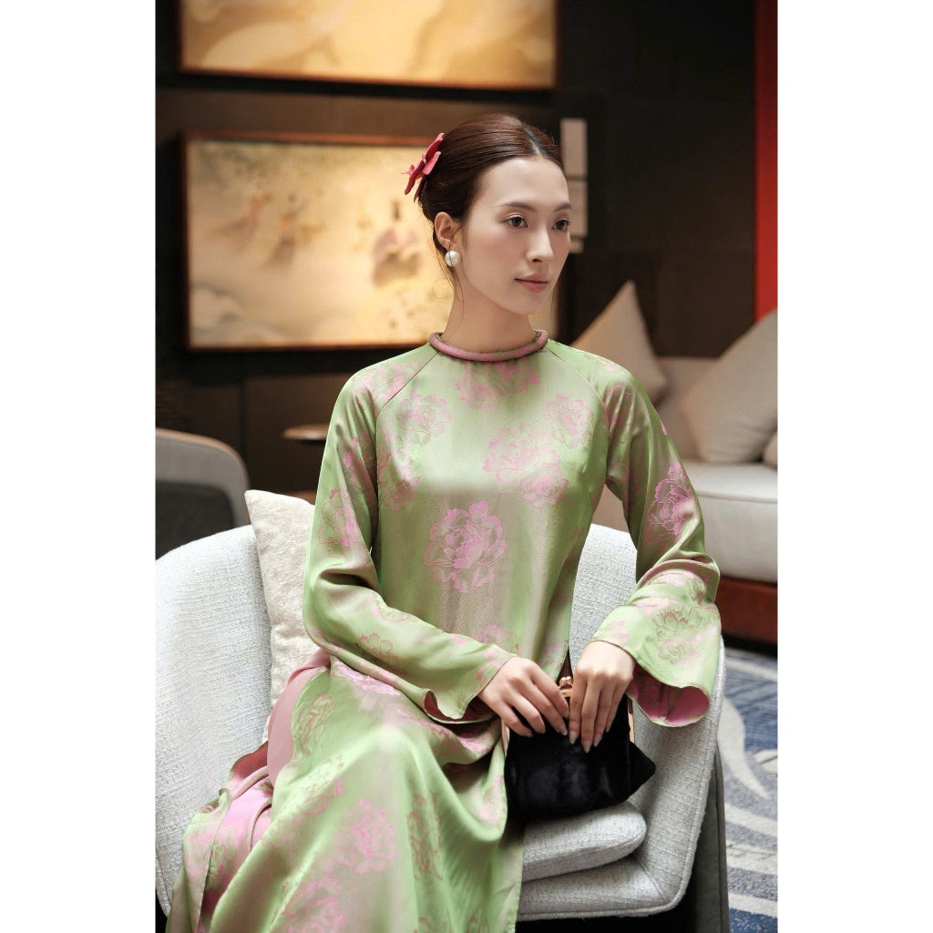 [PRE-ORDER] Hong Nghi loose-fitting ao dai with soft flared sleeves WITH PANTS