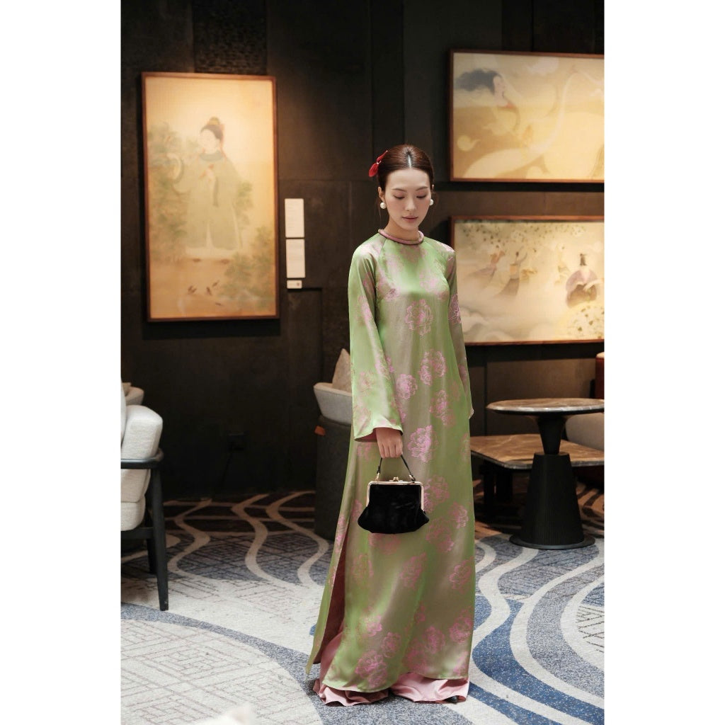 [PRE-ORDER] Hong Nghi loose-fitting ao dai with soft flared sleeves WITH PANTS