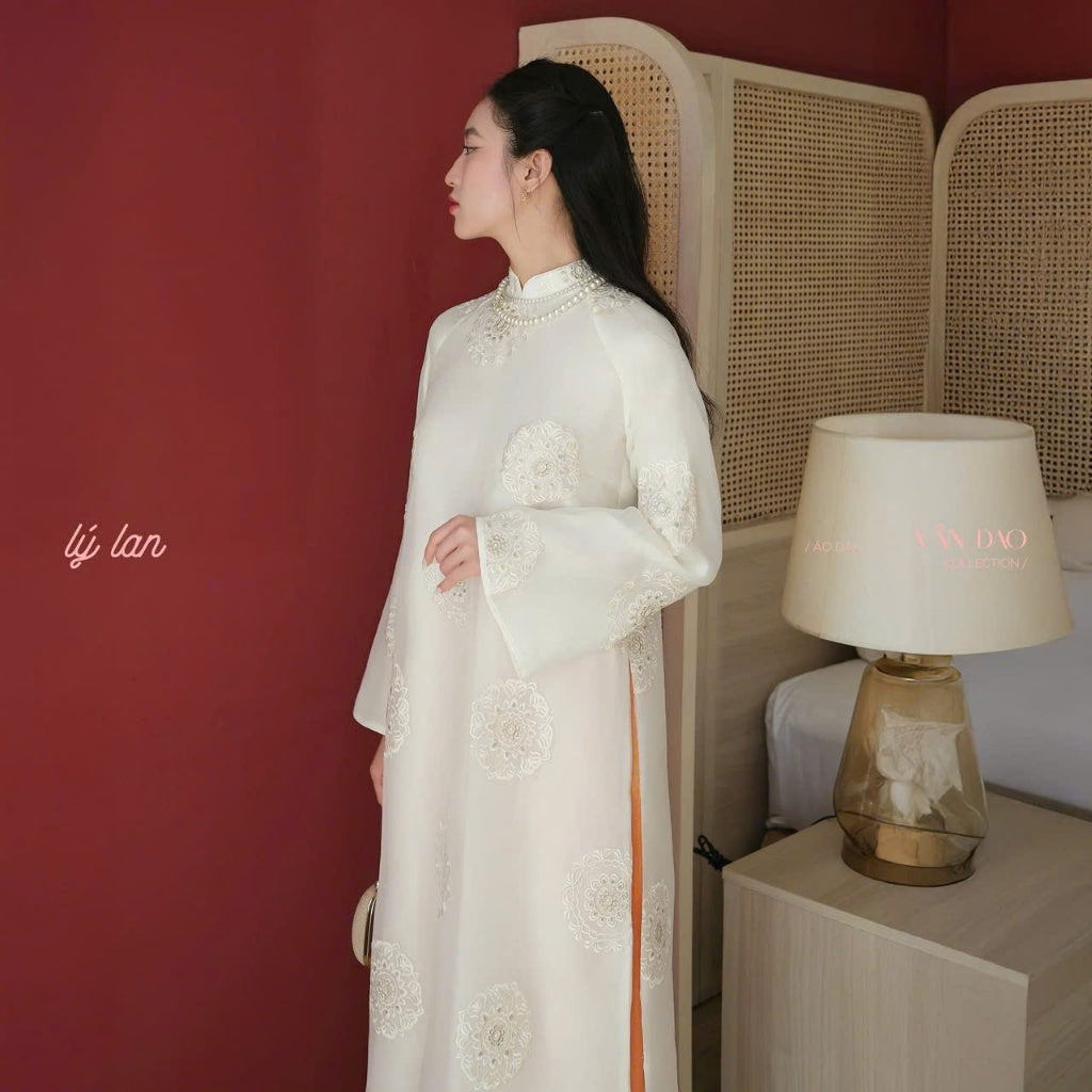 [PRE-ORDER] Thuy Khue Ao Dai with 4 panels, Floral Embroidery design, and pants