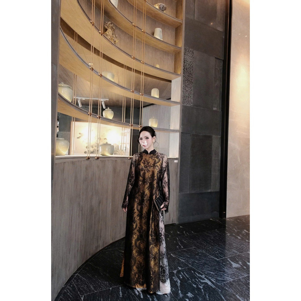 [PRE-ORDER] Loose-fit Ao Dai with lace design, slightly flared sleeves, embossed pattern, and pants