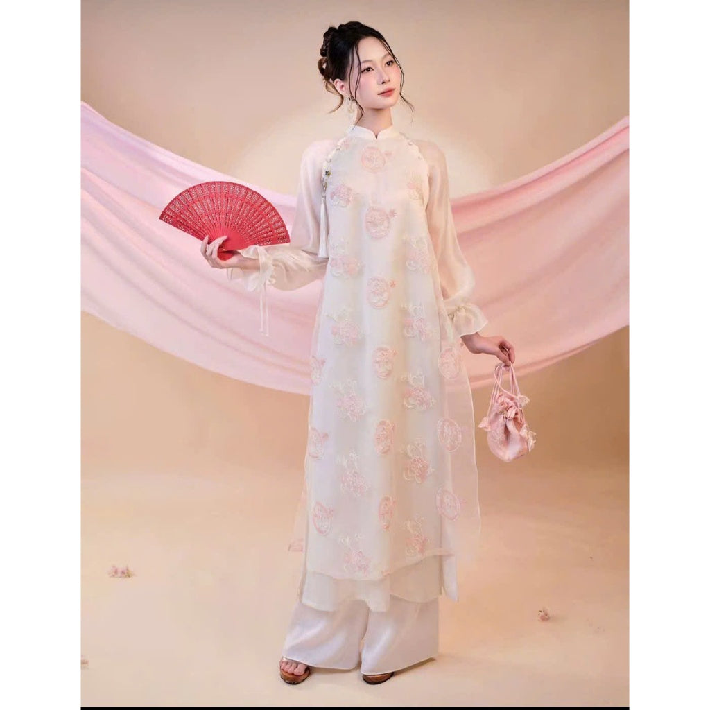[PRE-ORDER] Hy Phuong 4-panel Ao Dai made of silk with embroidered flowers and pants