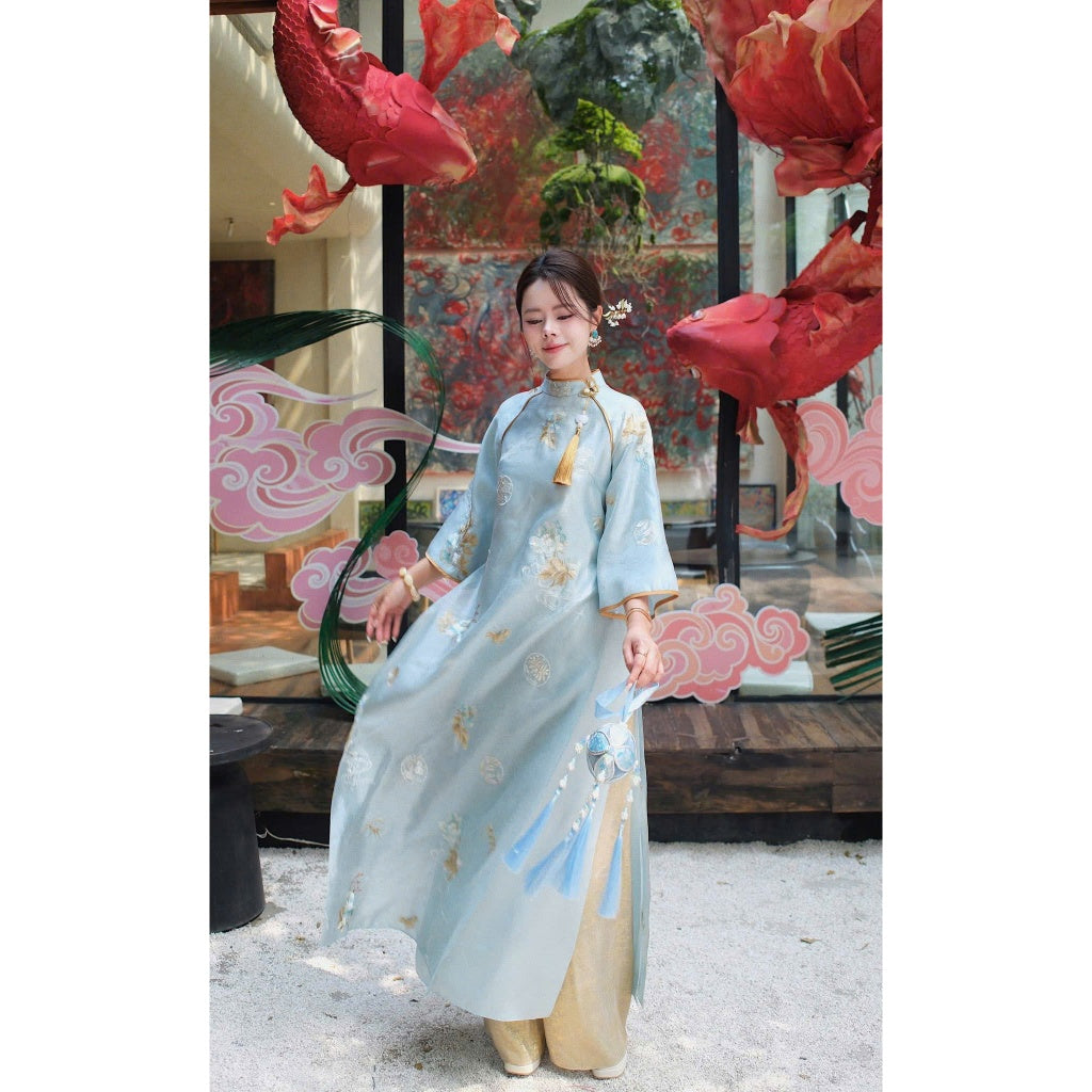 [PRE-ORDER] Tue Hien 4-panel Ao Dai made of silk with embroidered floral motifs and pants