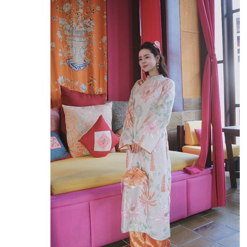 [PRE-ORDER] Thuc Yen 4-panel Ao Dai with embossed floral embroidery 